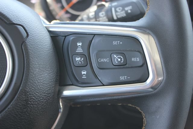 Used 2025 Jeep Wrangler Unlimited Sahara AWD/4WD image 15