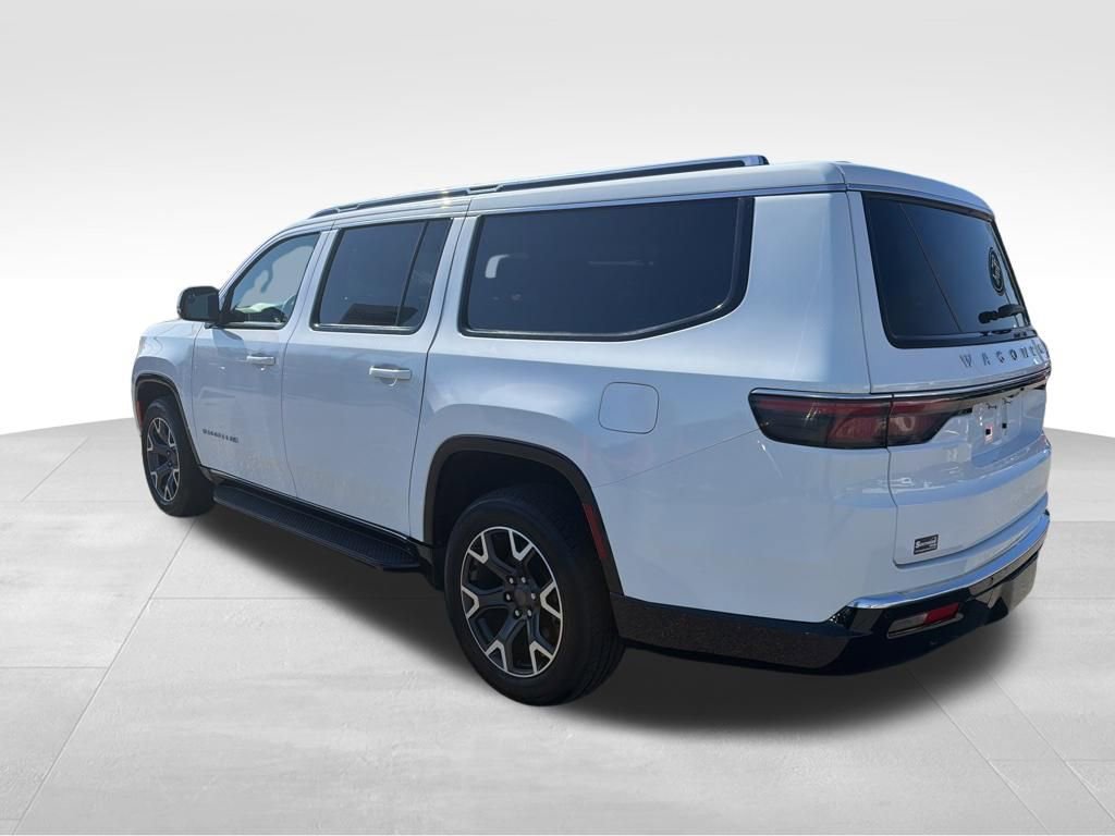 Used 2024 Jeep Wagoneer L Series III w/ Flexible Seating Group image 3