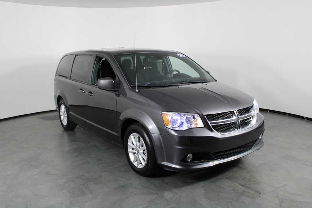 Used 2020 Dodge Grand Caravan SE FWD image 4