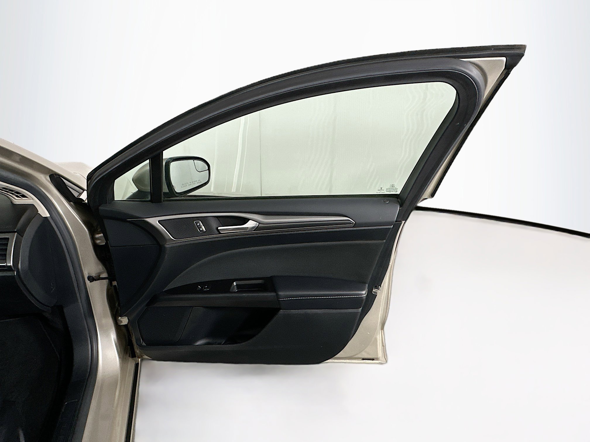 Used 2017 Ford Fusion SE w/ Equipment Group 201A image 29