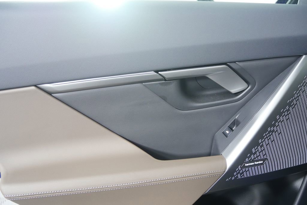 Certified 2025 BMW 530i image 14