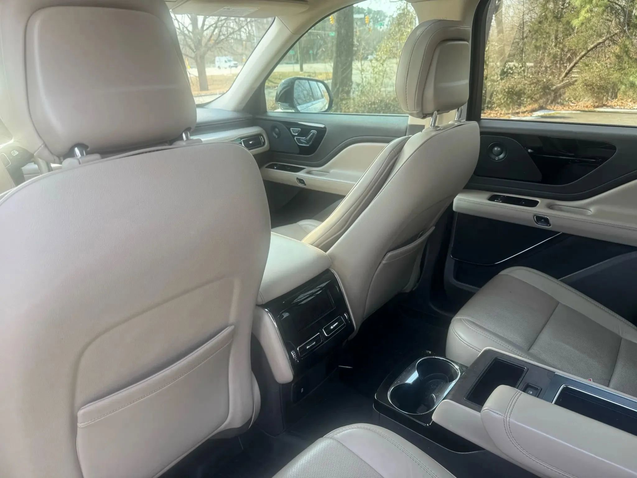 Used 2020 Lincoln Aviator Reserve w/ Equipment Group 201A image 30