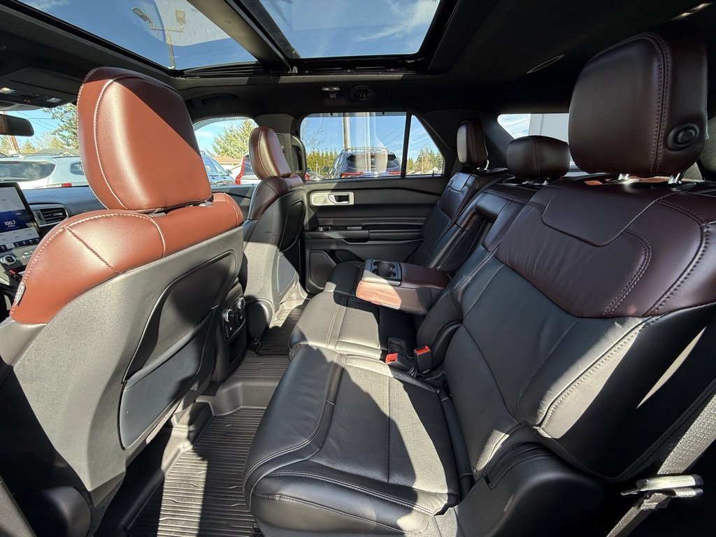 Used 2020 Ford Explorer Platinum image 16