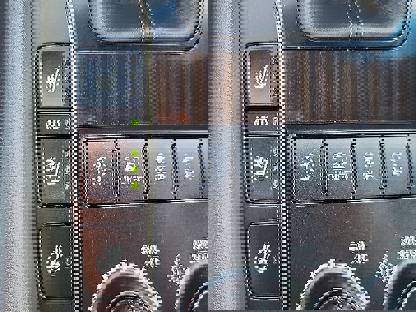 Used 2020 Lexus LX 570 4WD w/ Sport Package image 16