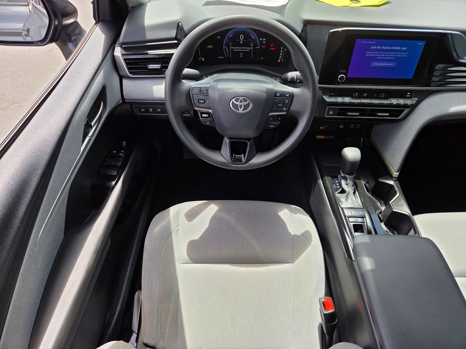 Used 2025 Toyota Camry LE FWD image 8