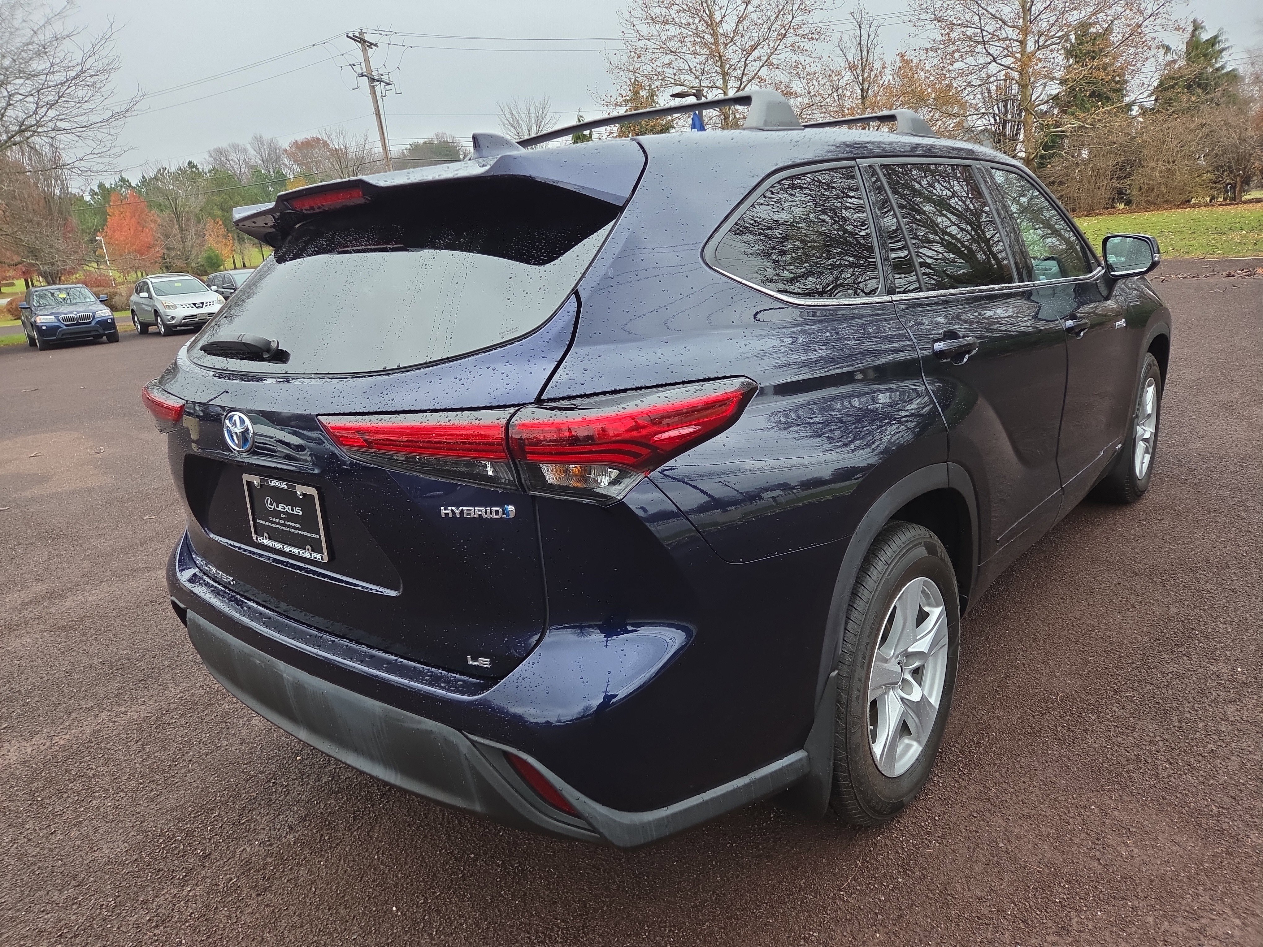 Used 2020 Toyota Highlander LE image 3