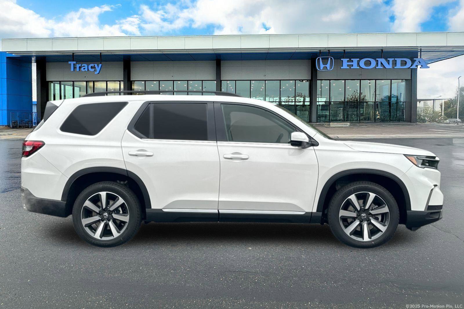 New 2025 Honda Pilot Elite image 3