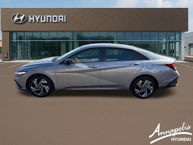 Certified 2025 Hyundai Elantra Sport image 2