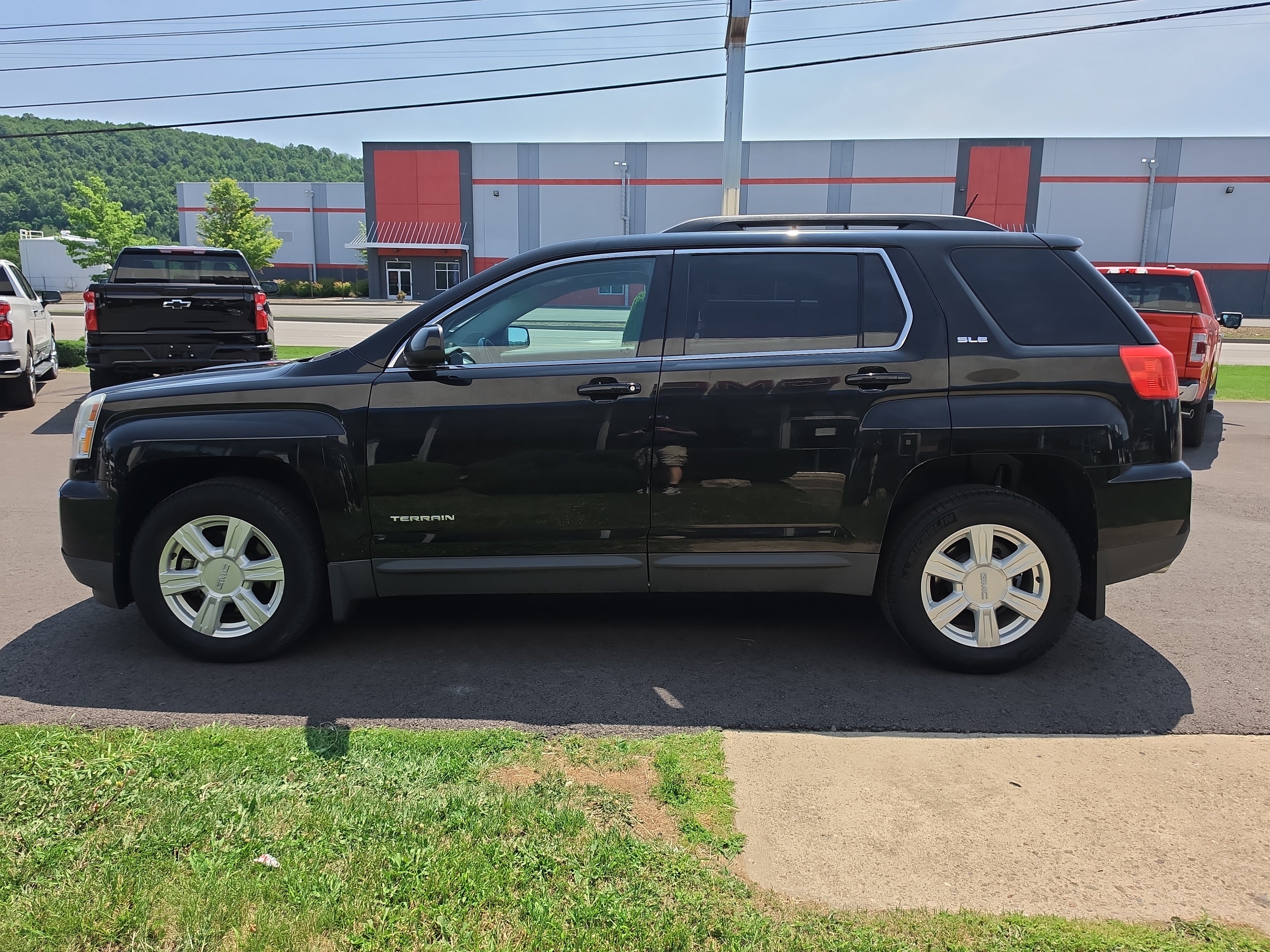 Used 2016 GMC Terrain SLE w/ Convenience Package AWD/4WD image 7