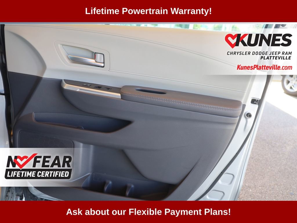 Used 2024 Toyota Sienna XLE image 18