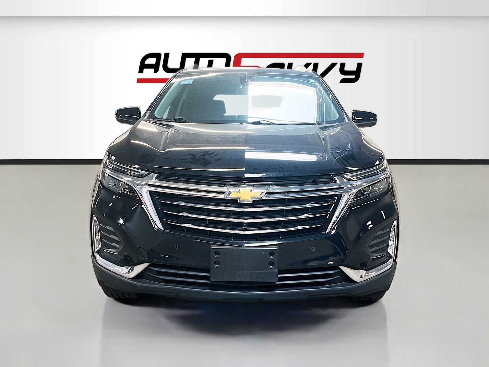 Used 2024 Chevrolet Equinox Premier AWD/4WD image 2