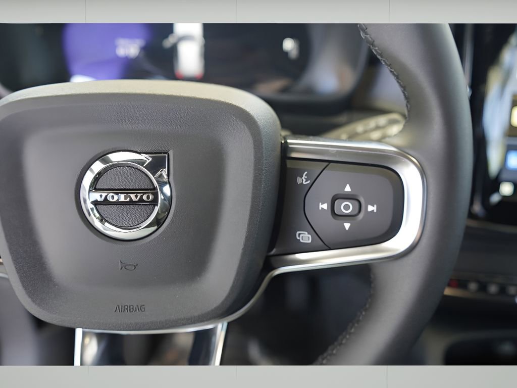 New 2025 Volvo EX40 Core w/ Climate Package image 11