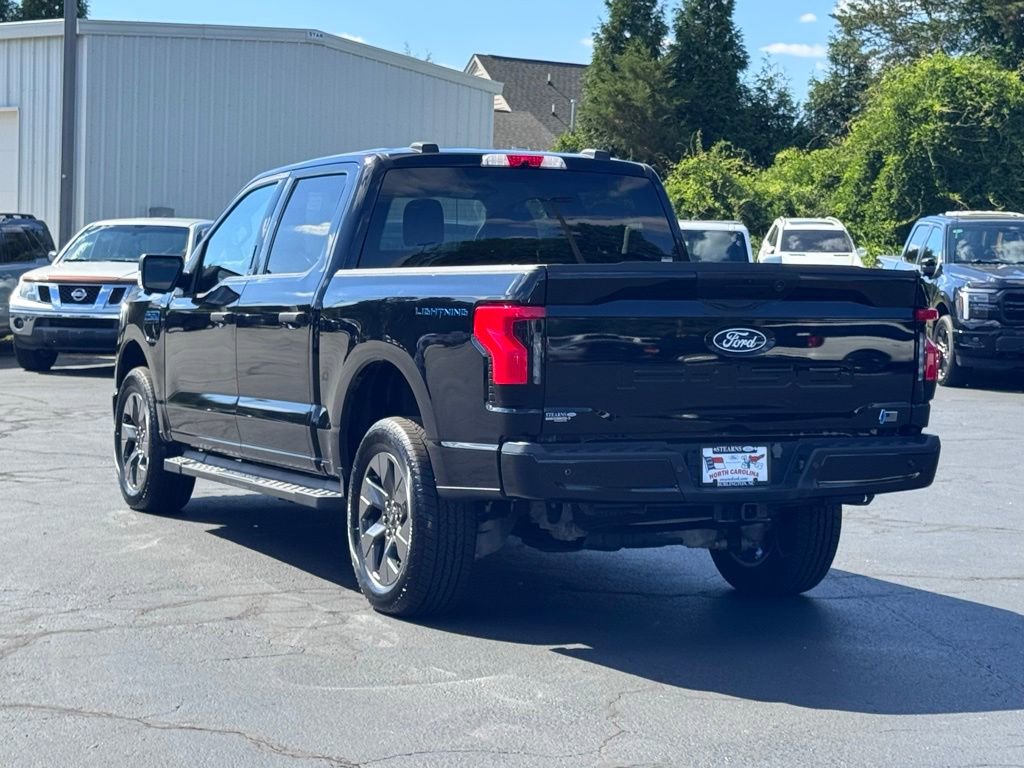Used 2024 Ford F150 Lightning XLT AWD/4WD image 16