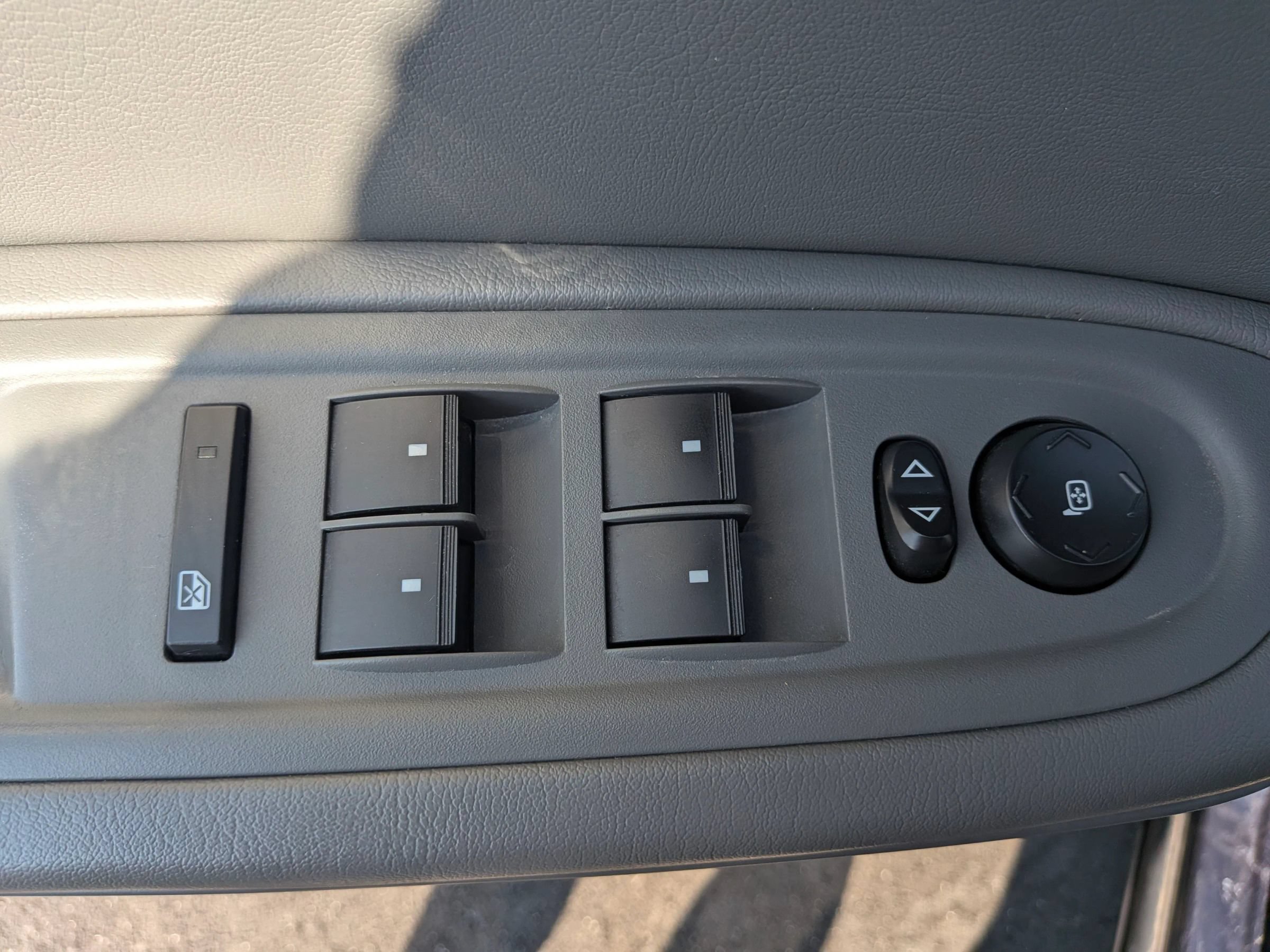 Used 2015 Chevrolet Traverse LS FWD image 25