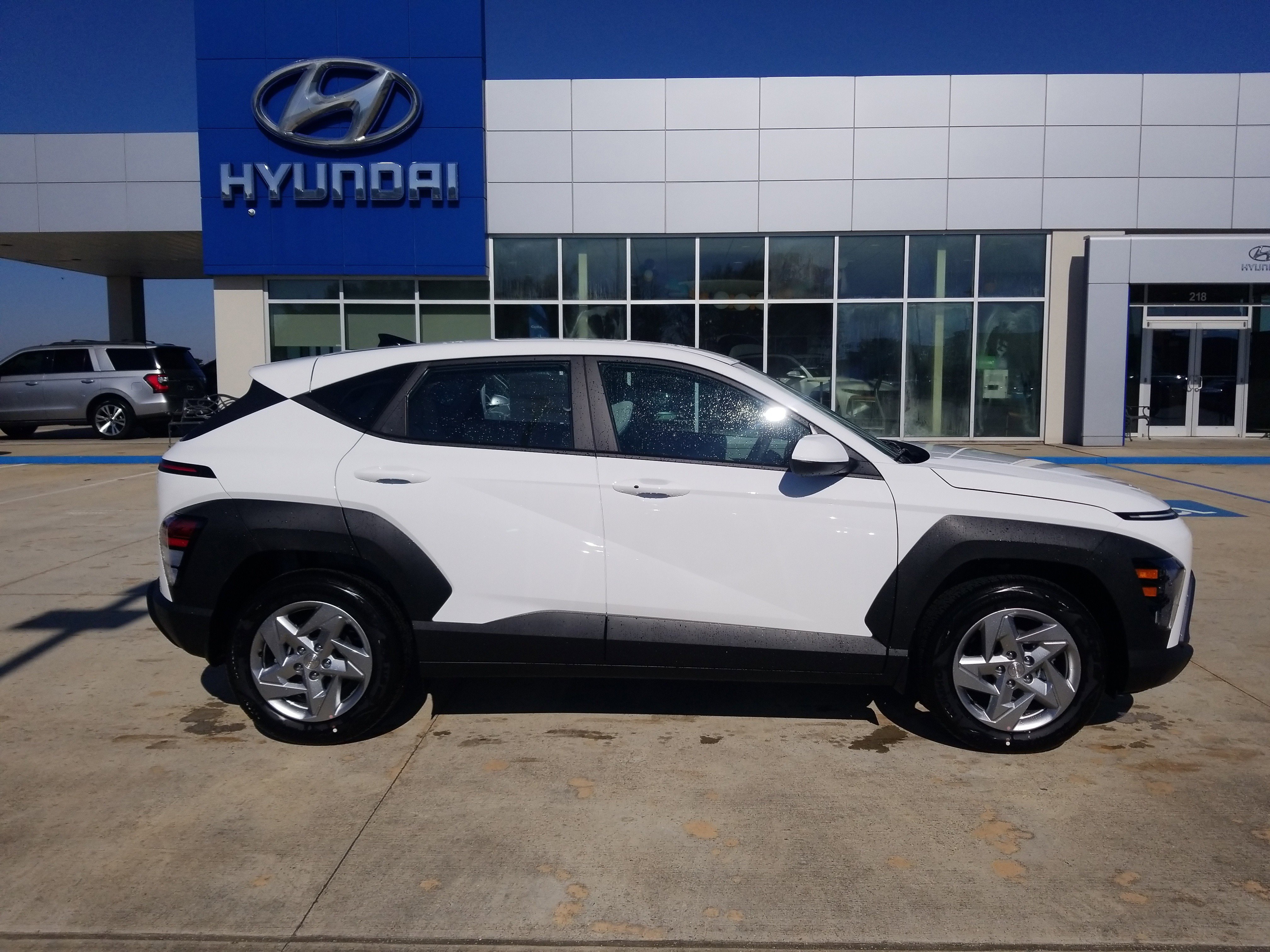 New 2026 Hyundai Kona SE image 8