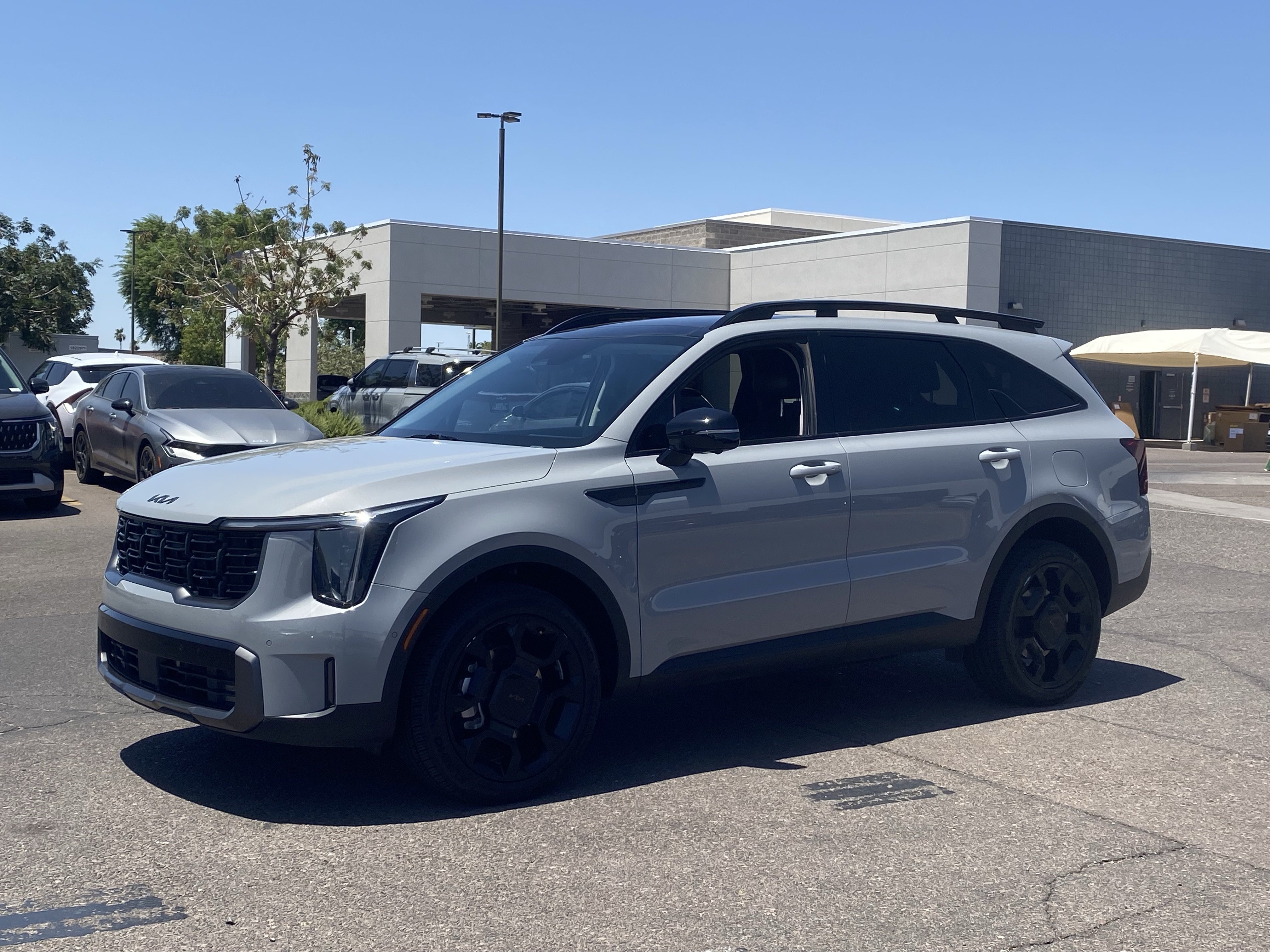 Certified 2025 Kia Sorento SX AWD/4WD image 2