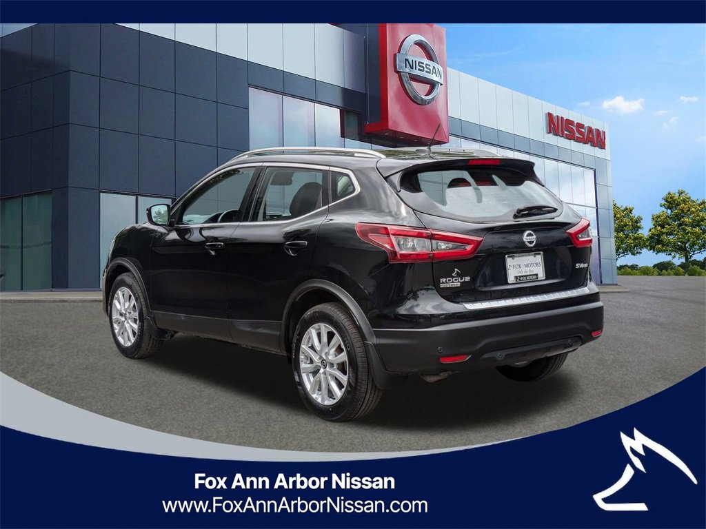 Certified 2022 Nissan Rogue Sport SV image 3