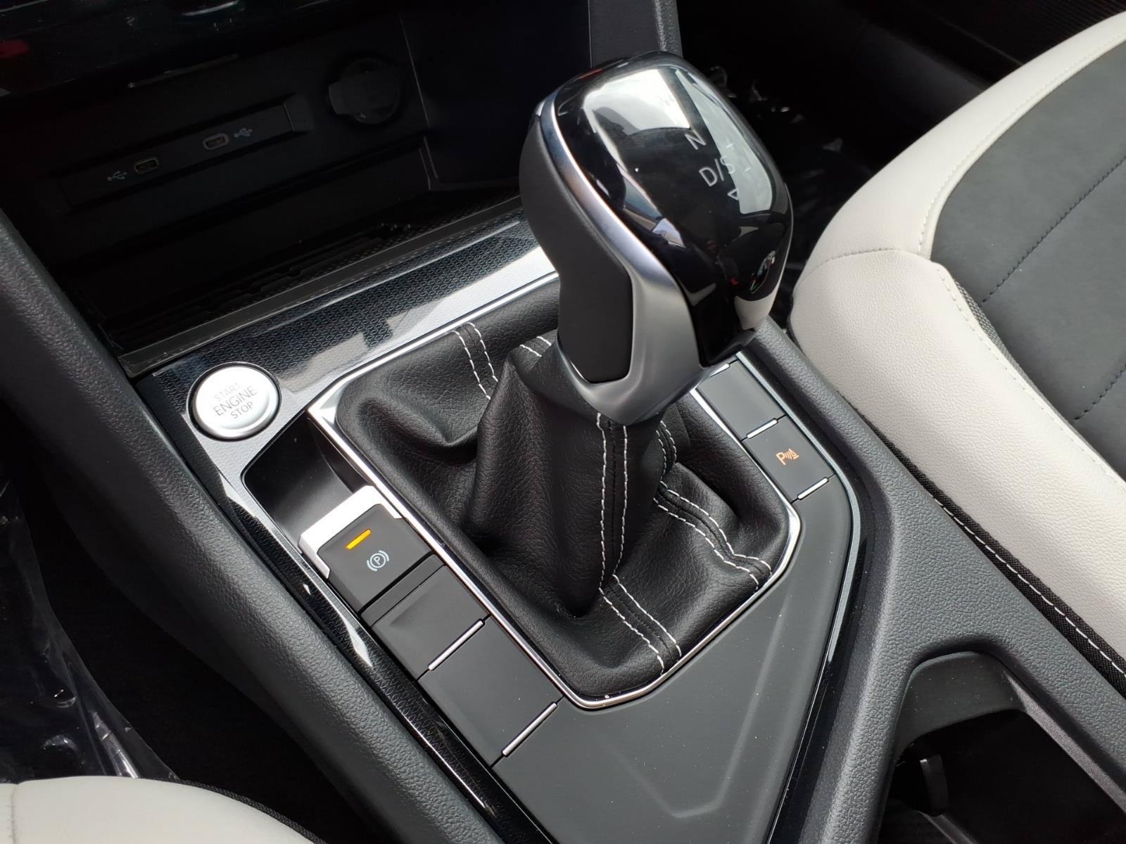 New 2026 Volkswagen Taos SE FWD image 20