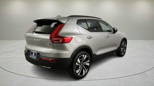 New 2026 Volvo XC40 B5 Ultra w/ Climate Package AWD/4WD image 4