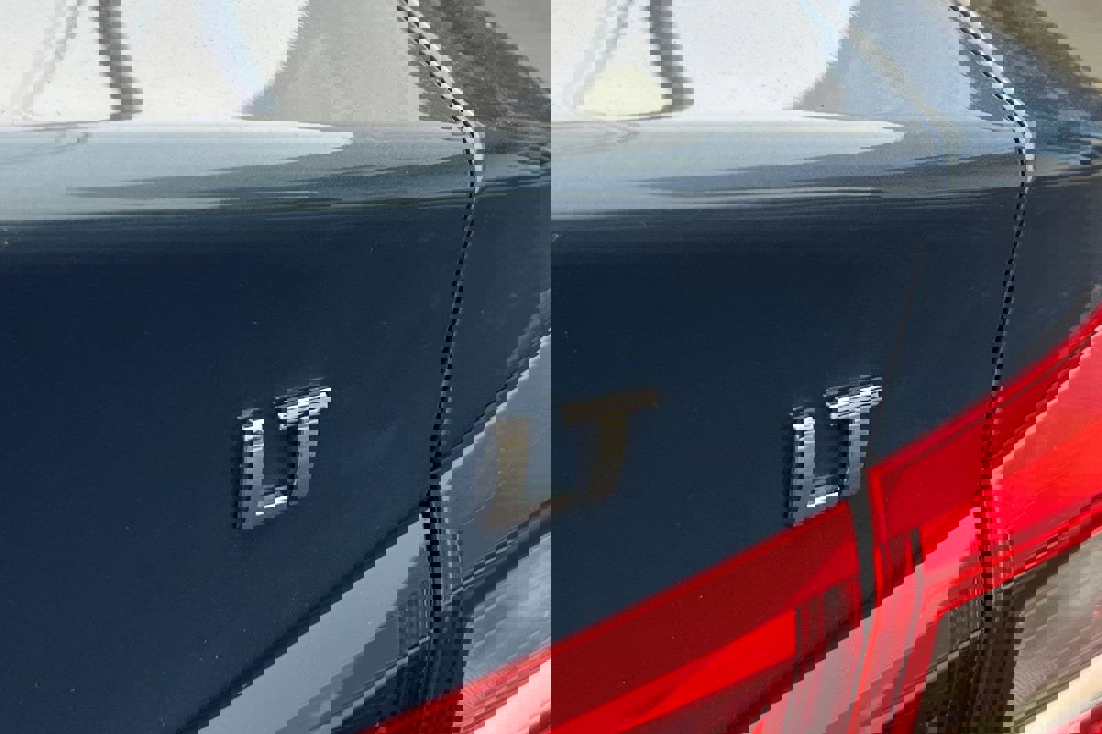 Used 2024 Chevrolet Malibu LT image 25