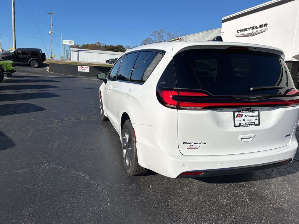New 2026 Chrysler Pacifica Select AWD/4WD image 7