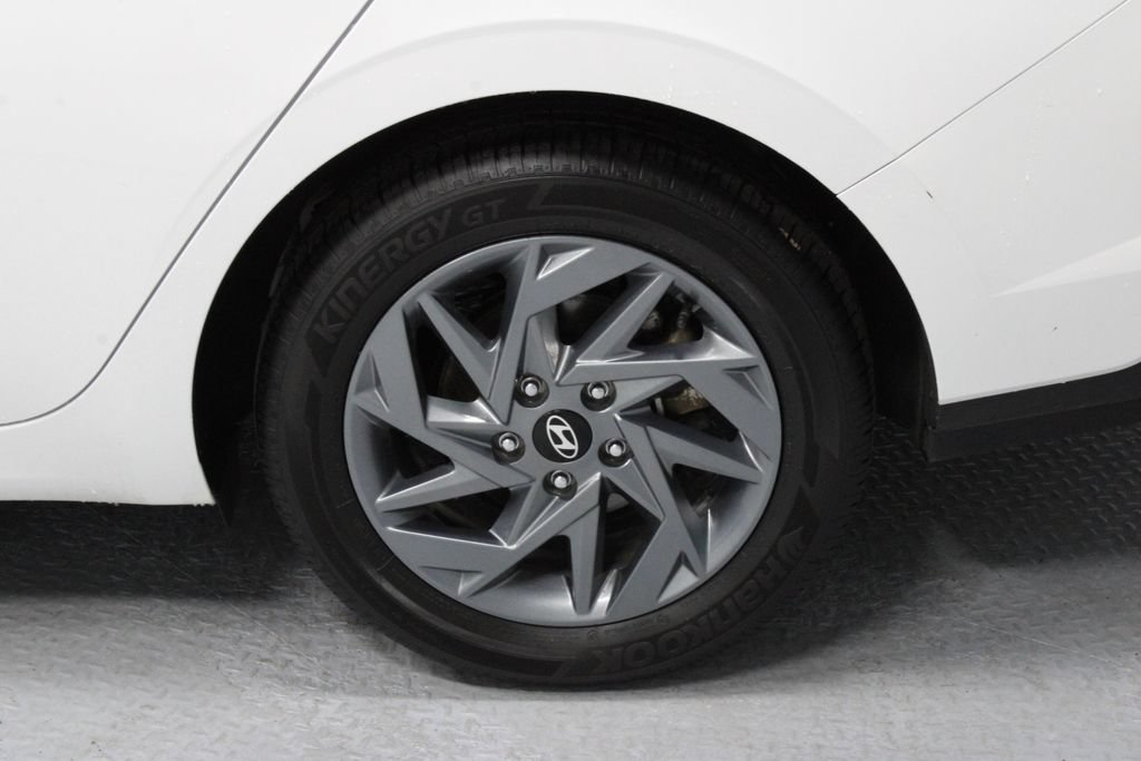 Used 2024 Hyundai Elantra SEL FWD image 19