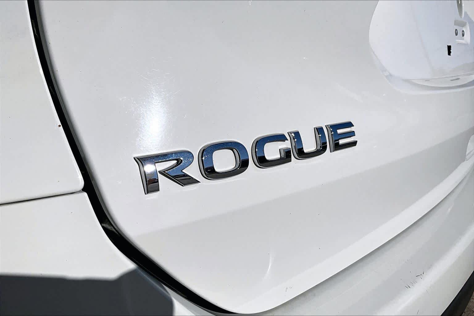 Used 2016 Nissan Rogue SV w/ SV Premium Package AWD/4WD image 31