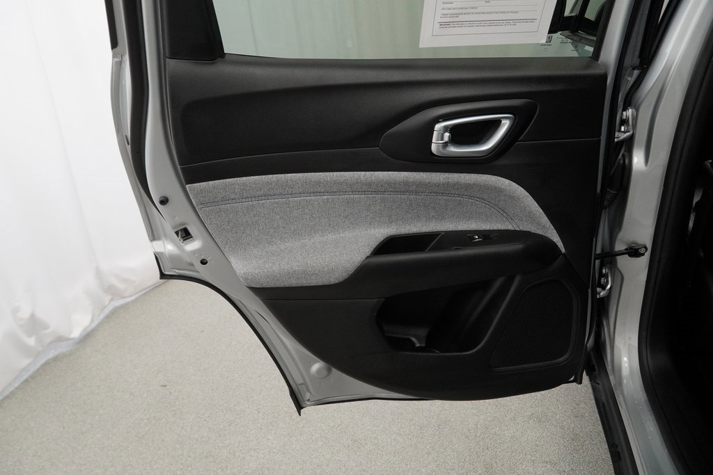 Certified 2025 Jeep Compass Latitude w/ Convenience Group image 40