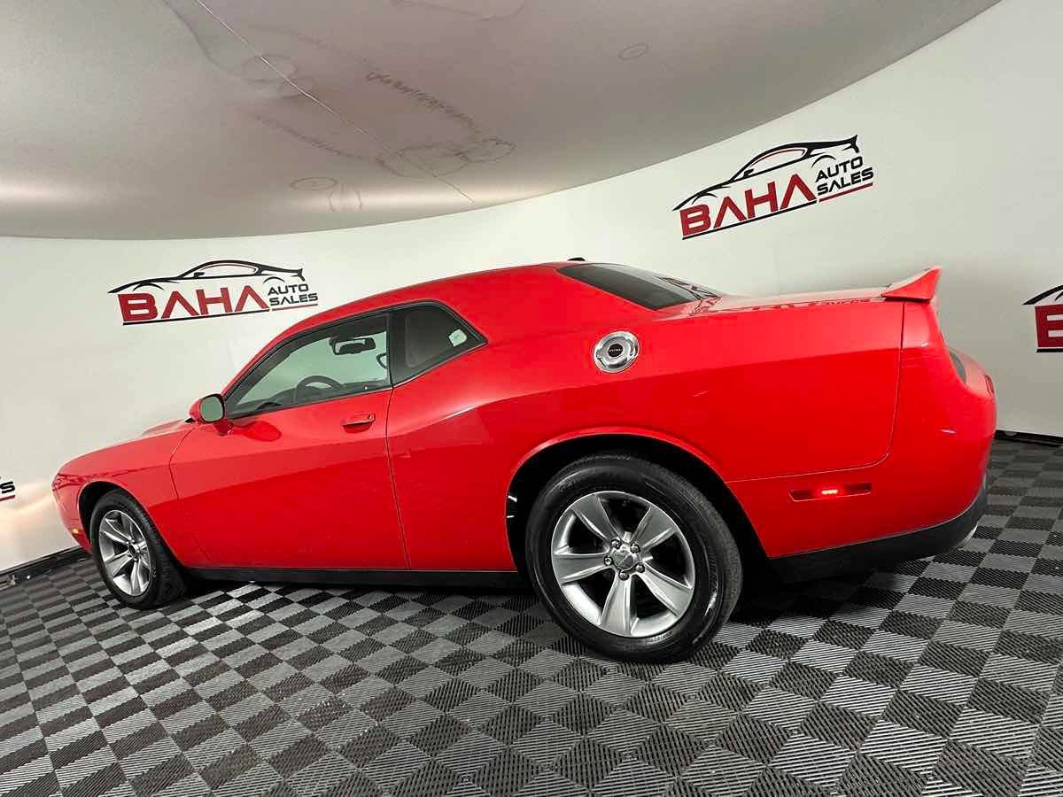 Used 2020 Dodge Challenger SXT RWD image 7