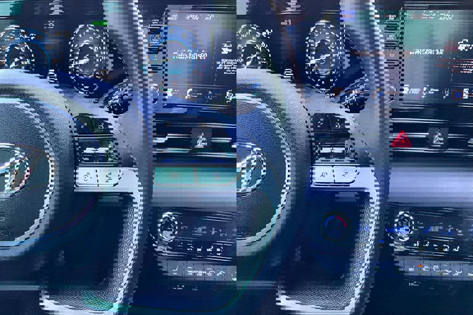 Used 2022 Hyundai Elantra SEL w/ Convenience + Premium Package image 28