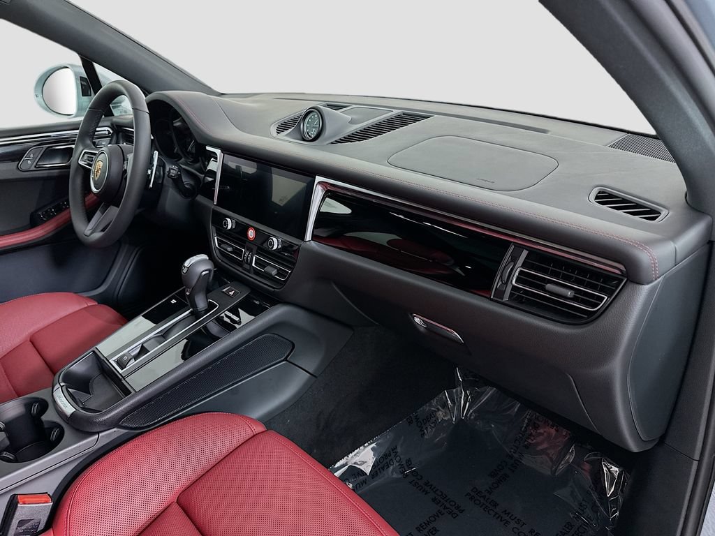 New 2026 Porsche Macan AWD/4WD image 31