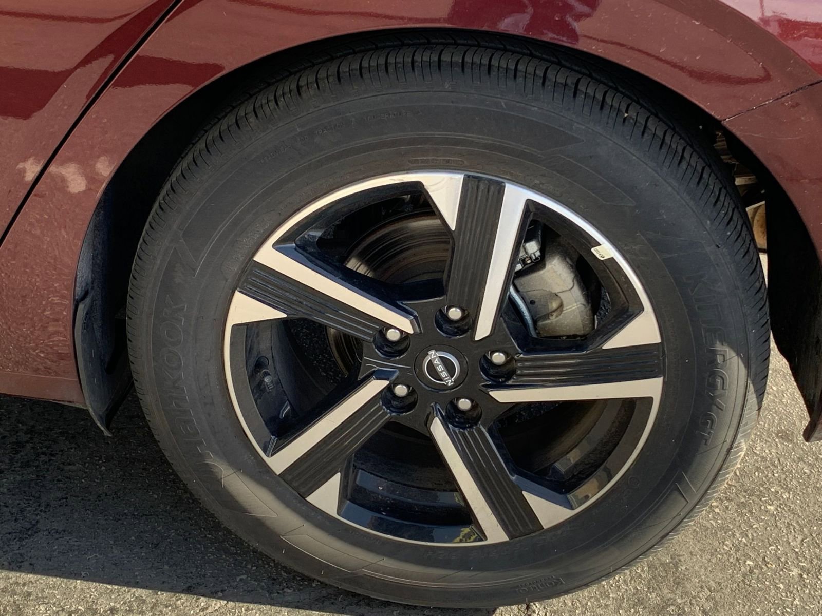 Used 2025 Nissan Sentra SV image 29