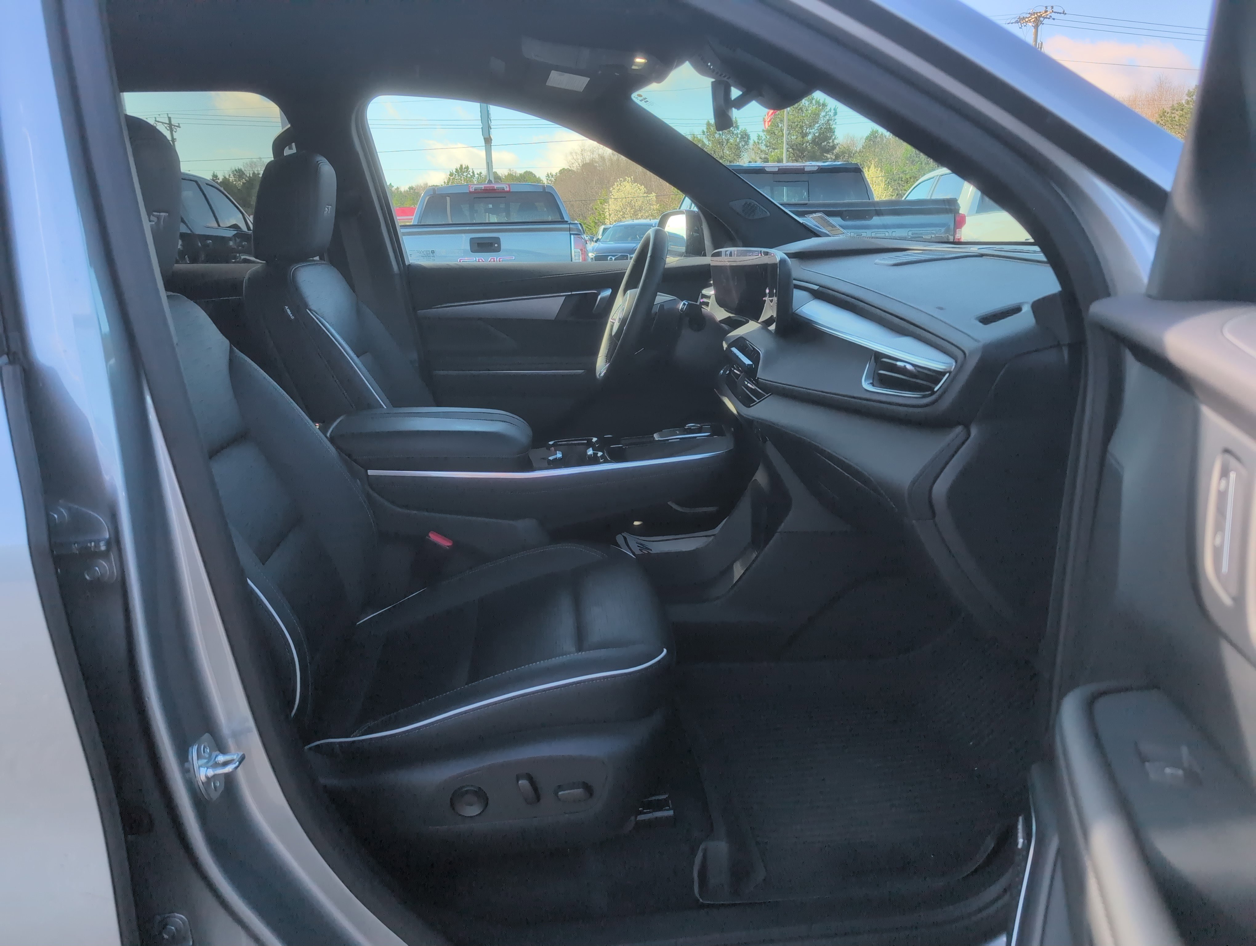 Used 2025 Buick Enclave Sport Touring w/ LPO, Floor Liner Package image 36