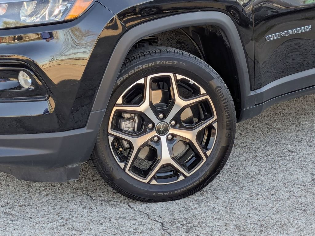 Used 2025 Jeep Compass Limited image 28