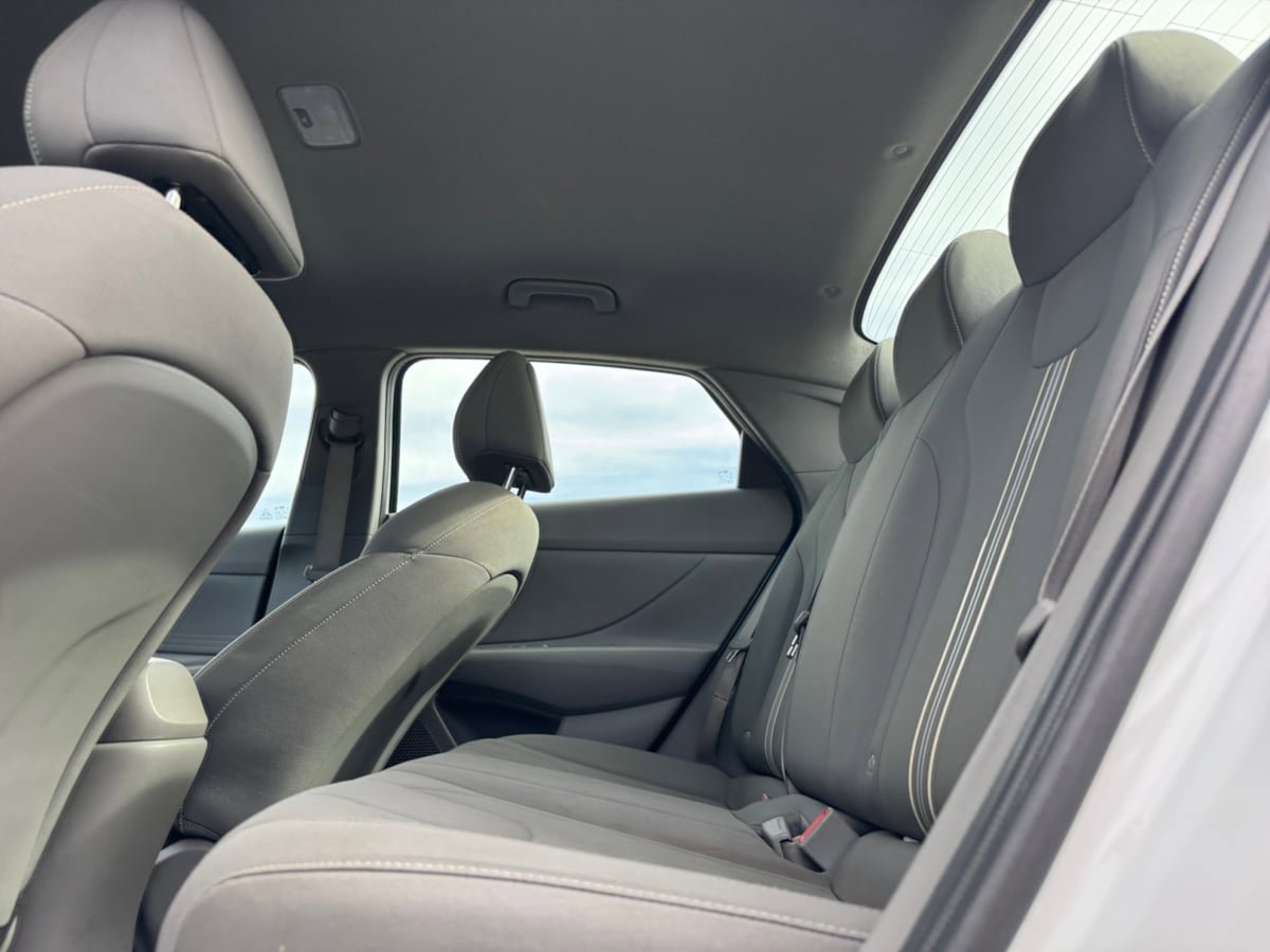 Used 2023 Hyundai Elantra Blue FWD image 17