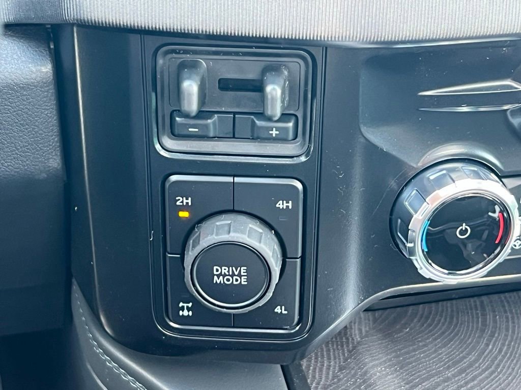New 2025 Ford F250 Platinum w/ FX4 Off-Road Package image 34