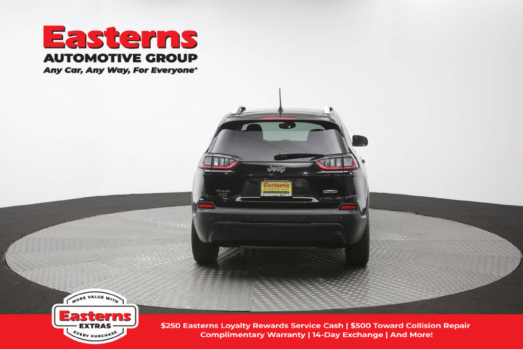 Used 2021 Jeep Cherokee Latitude Plus AWD/4WD image 38