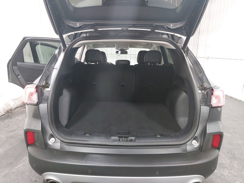 Used 2022 Ford Escape Titanium w/ Class II Trailer Tow Package image 12