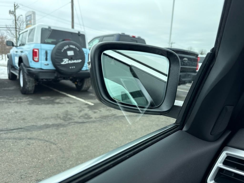 Used 2025 BMW 330i xDrive Sedan w/ Premium Package image 41