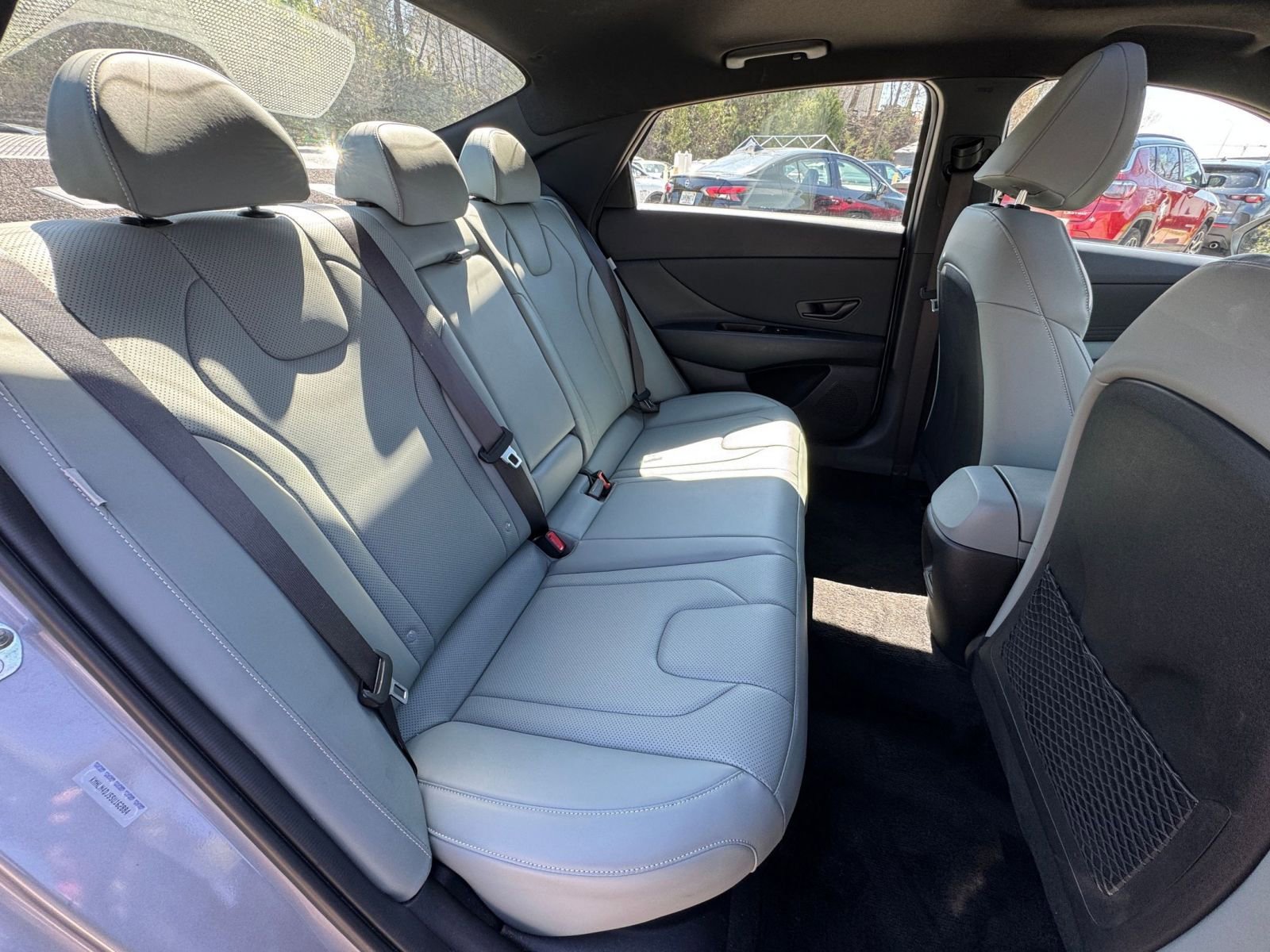 Used 2025 Hyundai Elantra Limited image 36