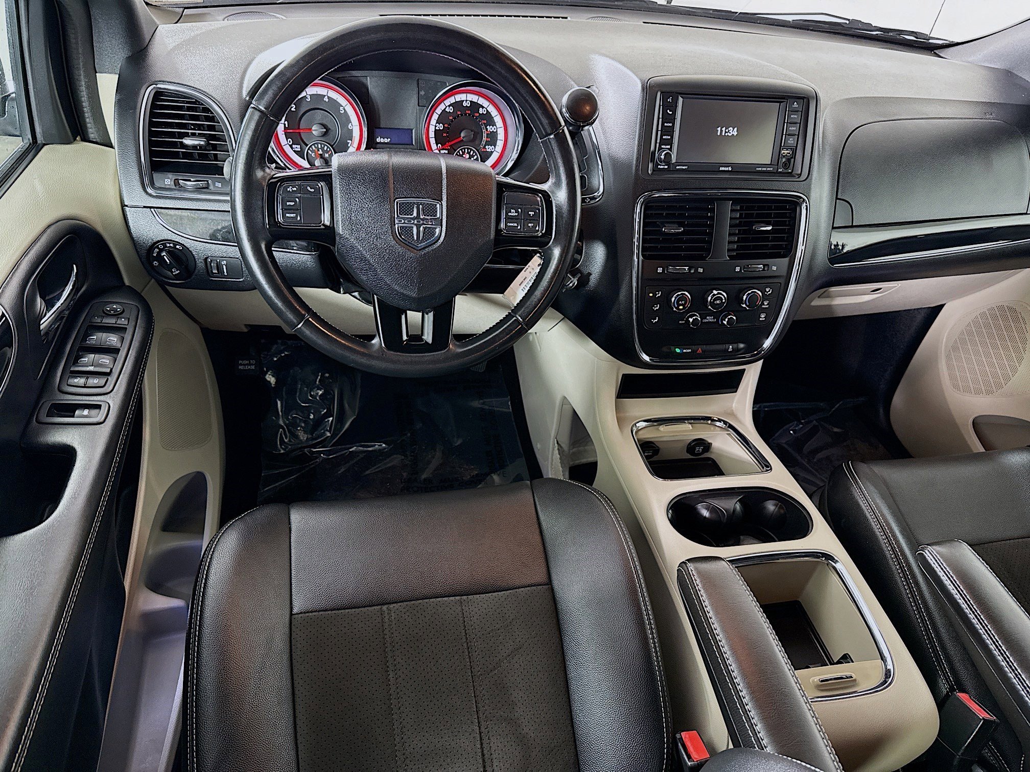 Used 2020 Dodge Grand Caravan SXT image 17