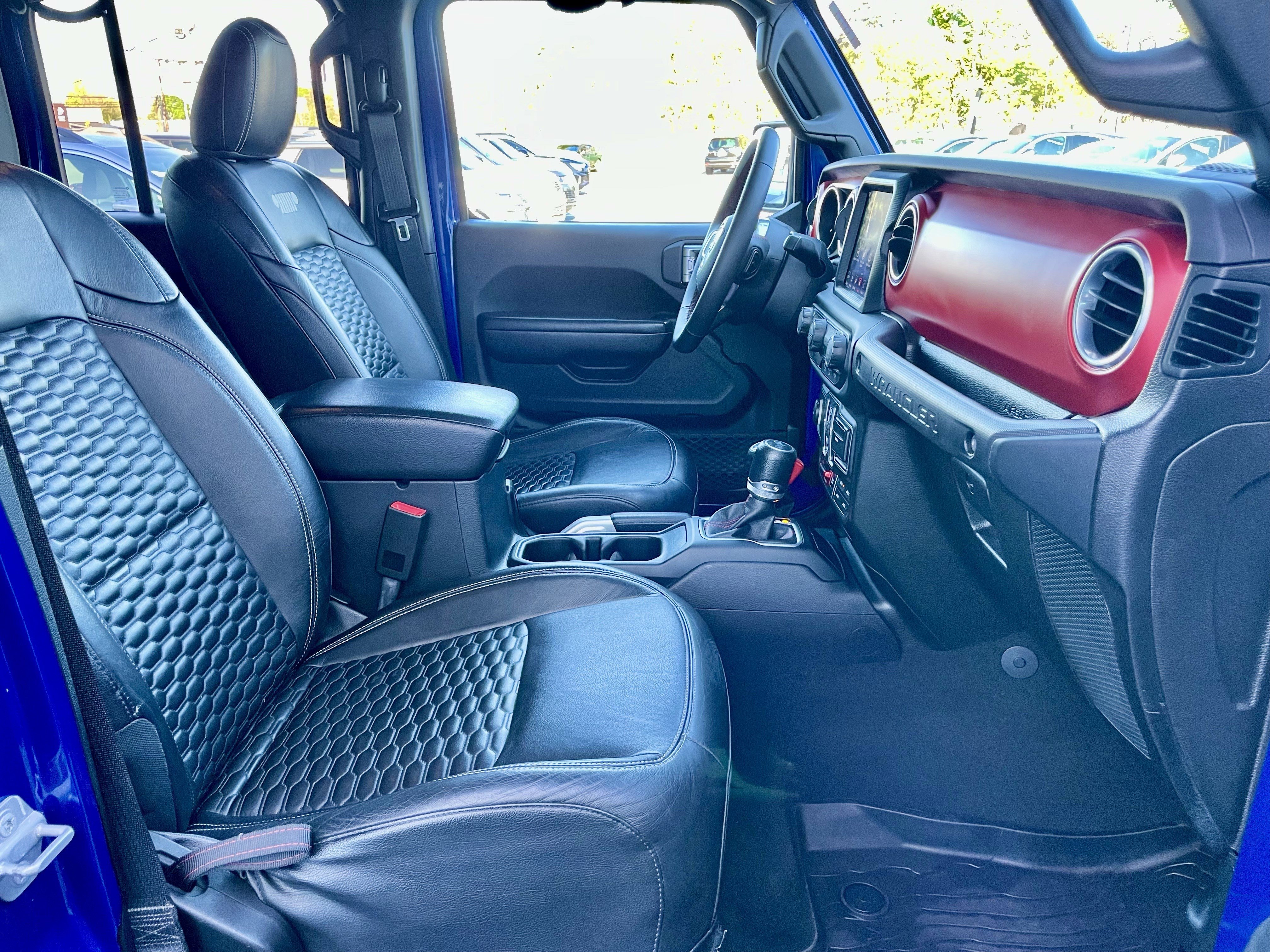 Used 2018 Jeep Wrangler Unlimited Rubicon w/ Dual Top Group AWD/4WD image 15