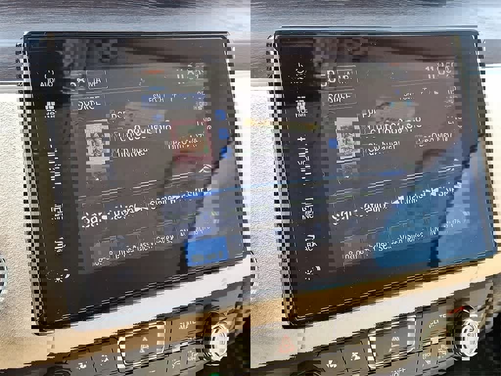 Used 2018 Honda Clarity Touring image 16