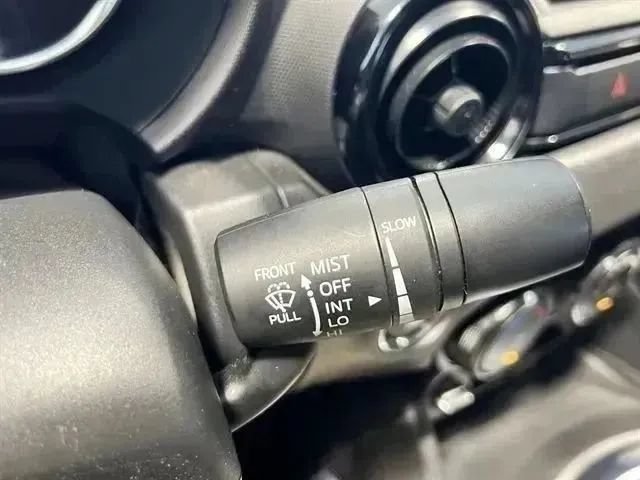 Used 2021 MAZDA MX-5 Miata RF Club RWD image 23