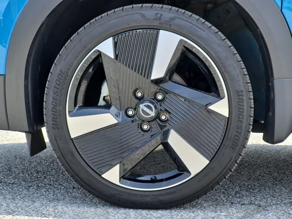 Used 2025 Nissan Kicks SR AWD/4WD image 6