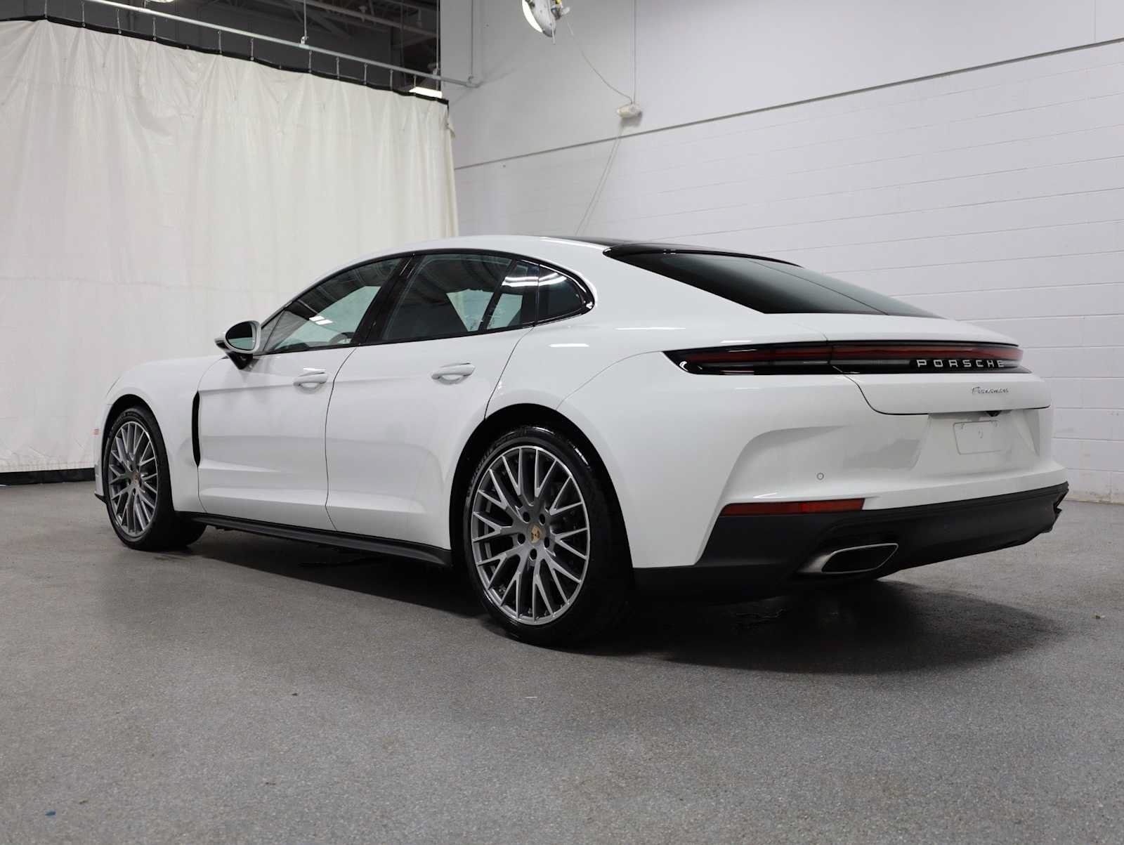 Certified 2024 Porsche Panamera 4 AWD/4WD image 3