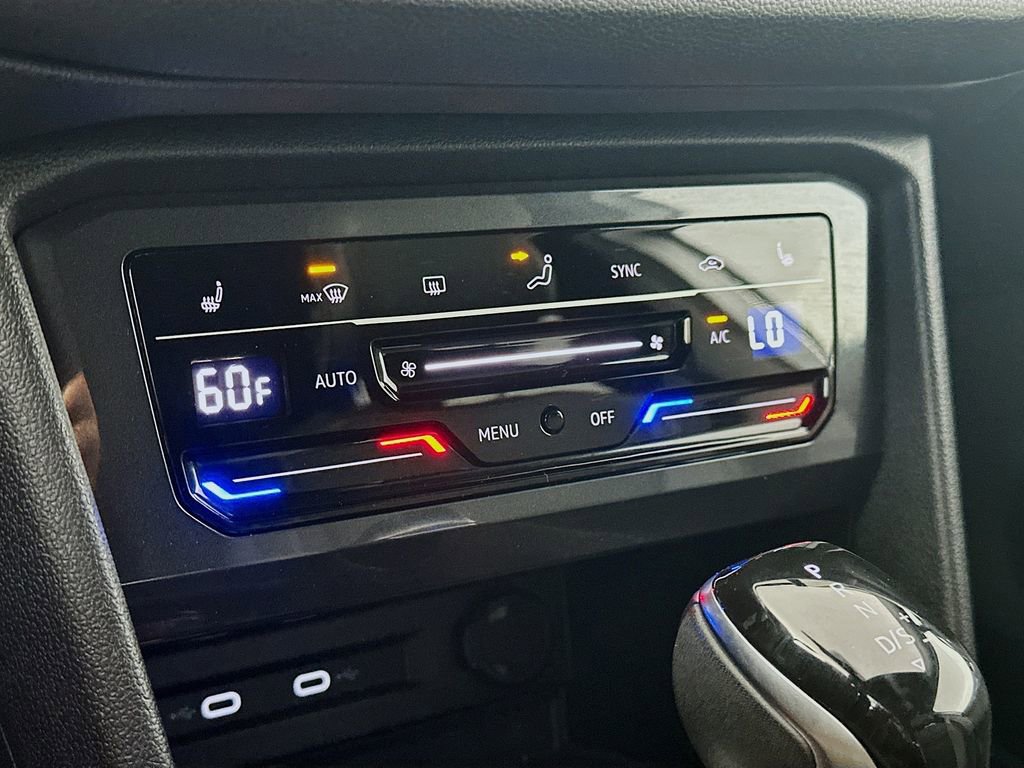 Used 2023 Volkswagen Tiguan SE R-Line image 18