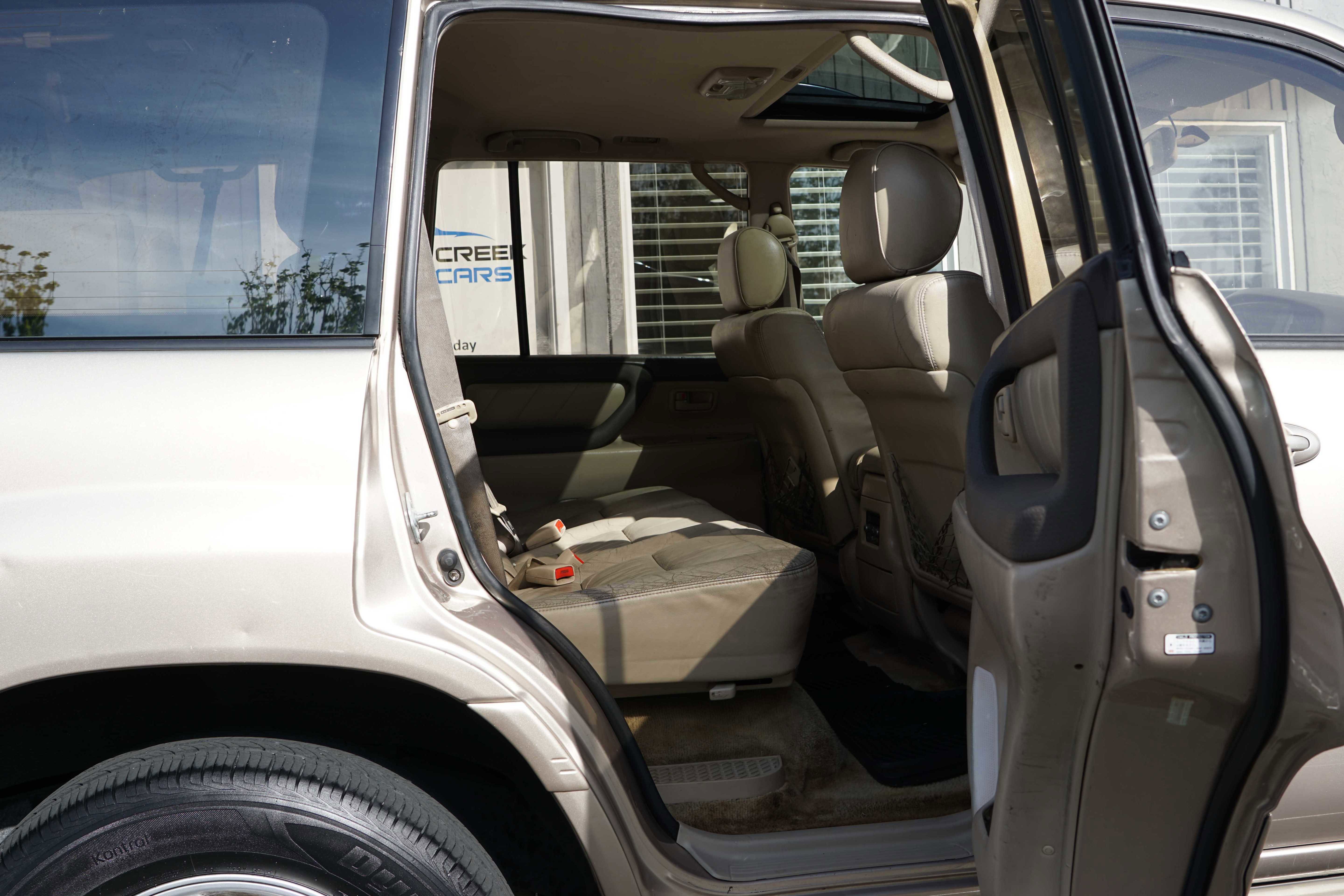 Used 2003 Toyota Land Cruiser image 29