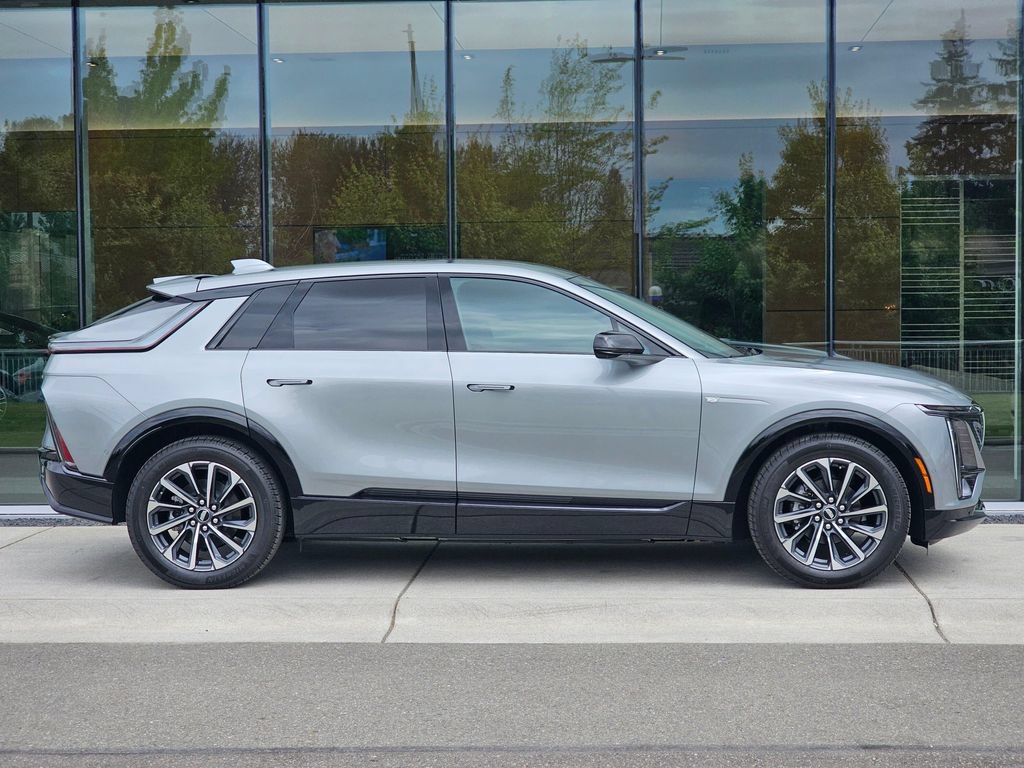 New 2026 Cadillac Lyriq Sport AWD/4WD image 6