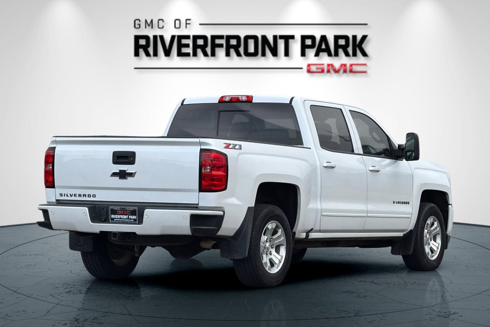 Used 2018 Chevrolet Silverado 1500 LT w/ All Star Edition image 3